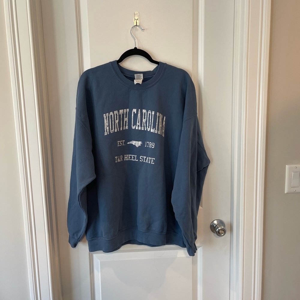 gildan north carolina blue tar heel state crewneck women’s xl